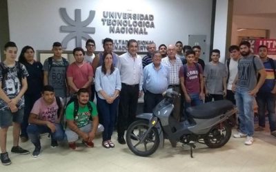 Mecánica de Motos recibió la moto donada por TC SA