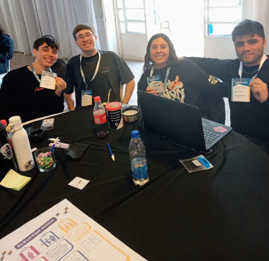 Estudiantes de la carrera de ISI de la UTN VT participaron de la Hackaton Núcleo 2026